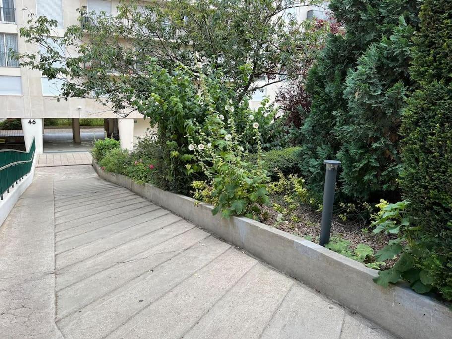 Superbe Appartement Avec Belle Vue Jardin Paris Exteriör bild